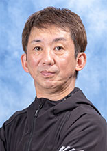 長 岡  茂 一