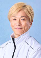 市 川  哲 也