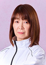 岸    恵 子