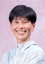 栢 場  優 子