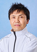 山 崎  哲 司